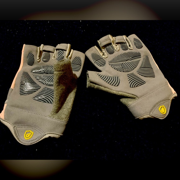 Workout Gloves for Women Men, Lightweight Weight Lifting - Picture 11 of 11